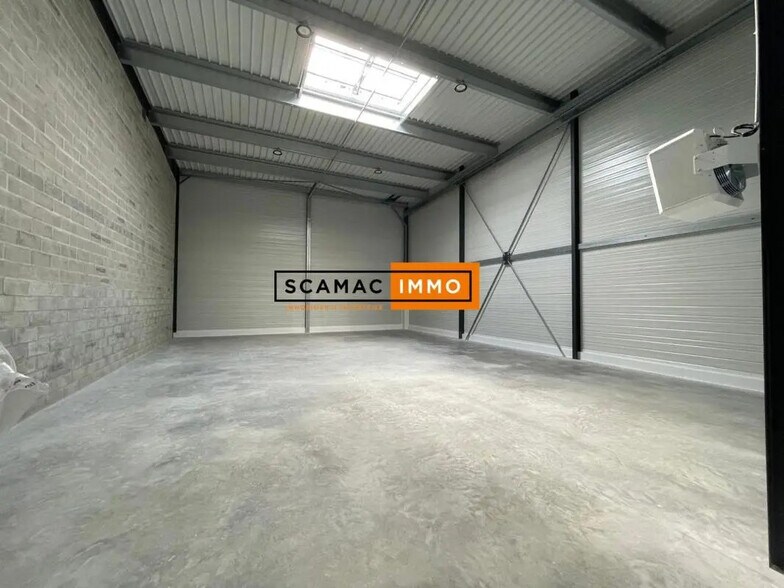 Bureau dans Aubergenville à louer - Photo intérieure – Image 2 sur 4