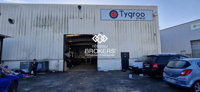 Plus de détails pour Local d’activités à vendre
