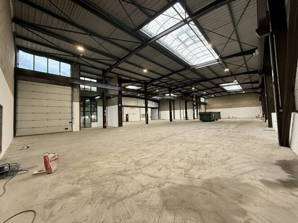 Local d’activités dans Le Thillay à louer Photo intérieure– Image 1 sur 11