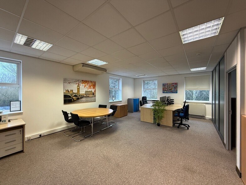 Unit 8A Bassett Court, Loake Close, Grange Park, Northampton à louer - Photo de l’immeuble – Image 2 sur 5