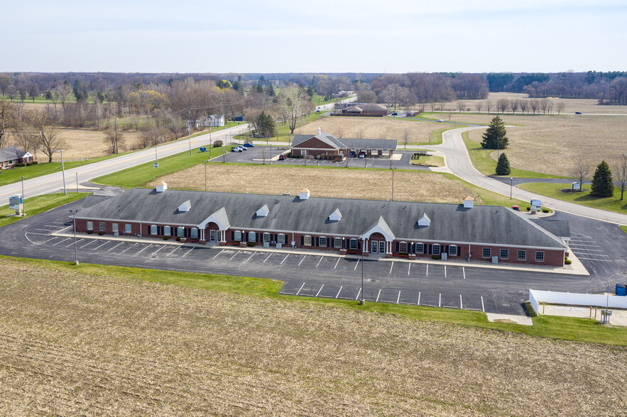 1 Turtle Creek Cir, Swanton, OH à louer - Photo de l’immeuble – Image 3 sur 11