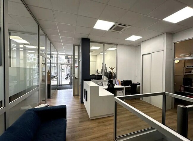 Plus de détails pour Bureau à vendre