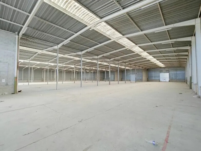 Industriel/Logistique dans La Veuve à vendre - Photo de l’immeuble – Image 2 sur 7