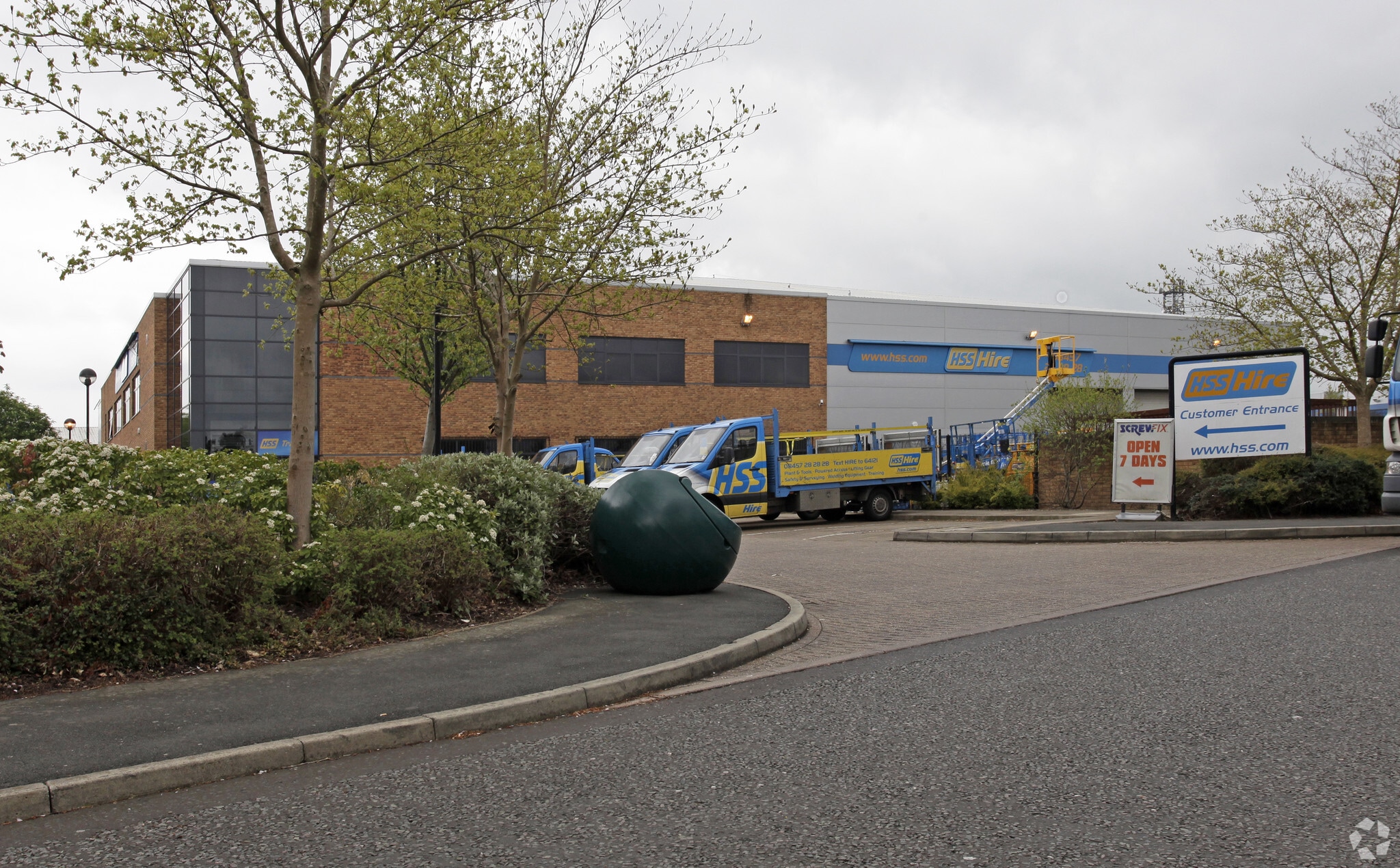 Ashbourne Way, Solihull à louer Photo principale– Image 1 sur 5