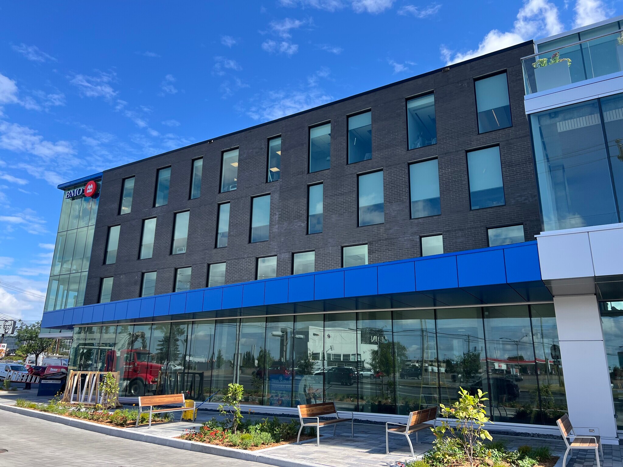 2340 Boul Lapinière, Brossard, QC à louer Photo de l’immeuble– Image 1 sur 6