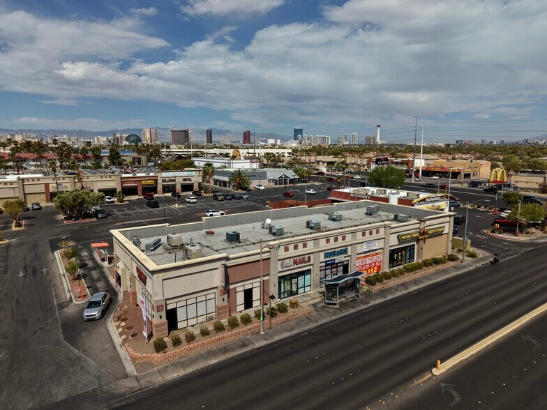 4131-4161 S Eastern Ave, Las Vegas, NV à louer - Photo de l’immeuble – Image 3 sur 12