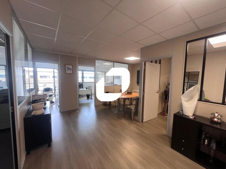 Bureau dans Serris à louer - Photo de l’immeuble – Image 2 sur 10