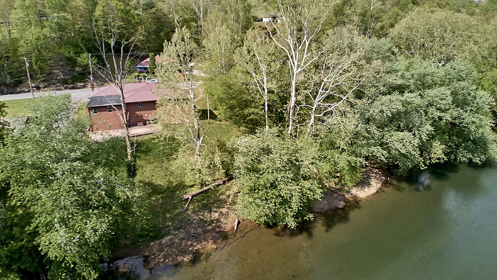 6328 Elk River Rd, Clendenin, WV à vendre - Photo de l’immeuble – Image 2 sur 60