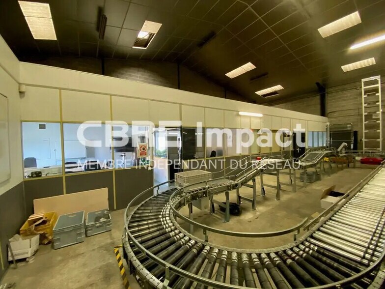 Local d’activités dans Couchey à louer - Photo de l’immeuble – Image 3 sur 8