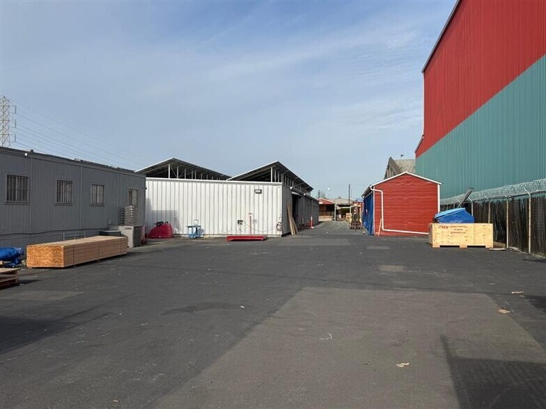 711 Kevin Ct, Oakland, CA à louer - Photo de l’immeuble – Image 2 sur 4