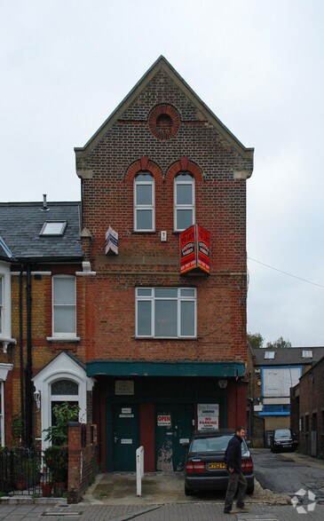 2 Bouverie Rd, Londres à louer - Photo de l’immeuble – Image 2 sur 4