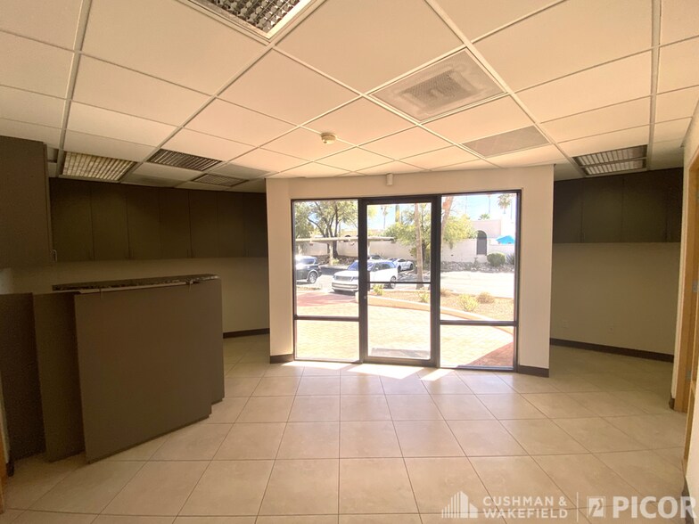 6262 N Swan Rd, Tucson, AZ à louer - Photo de l’immeuble – Image 3 sur 5