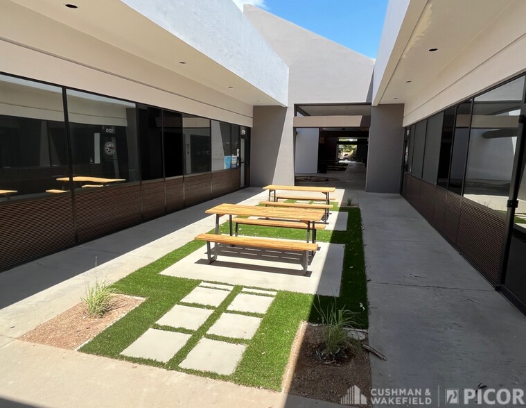 2802-2990 N Campbell Ave, Tucson, AZ à louer - Photo de l’immeuble – Image 2 sur 2