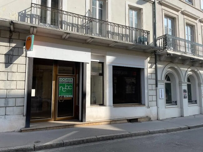 Plus de détails pour Local commercial à louer