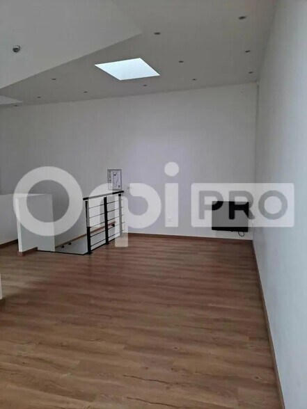 Local commercial dans Épernay à louer - Photo de l’immeuble – Image 1 sur 4