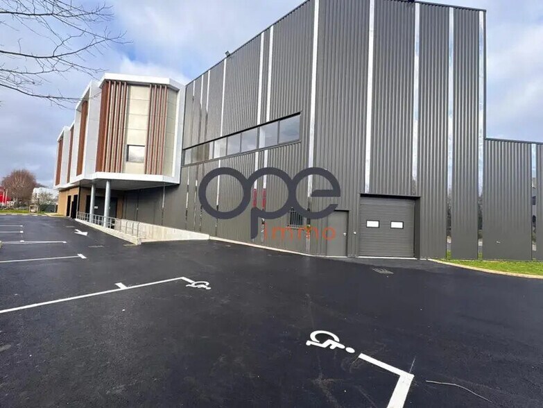 Industriel/Logistique dans Torcy à louer - Photo de l’immeuble – Image 3 sur 19