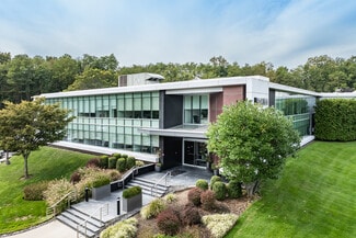 Plus de détails pour 12 Harbor Park Dr, Port Washington, NY - Industriel/Logistique à vendre