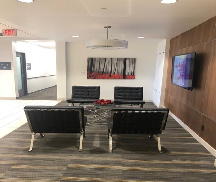 40 W Baseline Rd, Tempe, AZ à louer - Hall d’entrée – Image 2 sur 7