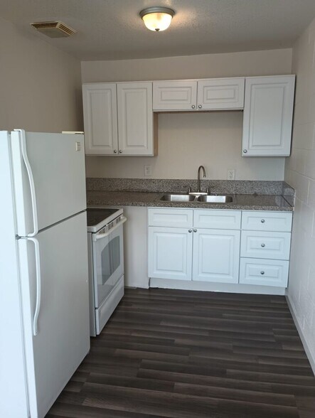 2524 McCarran St, North Las Vegas, NV à vendre - Photo intérieure – Image 3 sur 7
