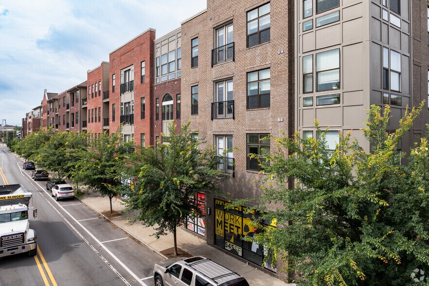 1221 E Broadway, Louisville, KY à louer - Photo de l’immeuble – Image 2 sur 74