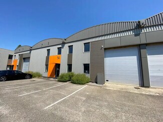 Plus de détails pour Local d'activités à louer