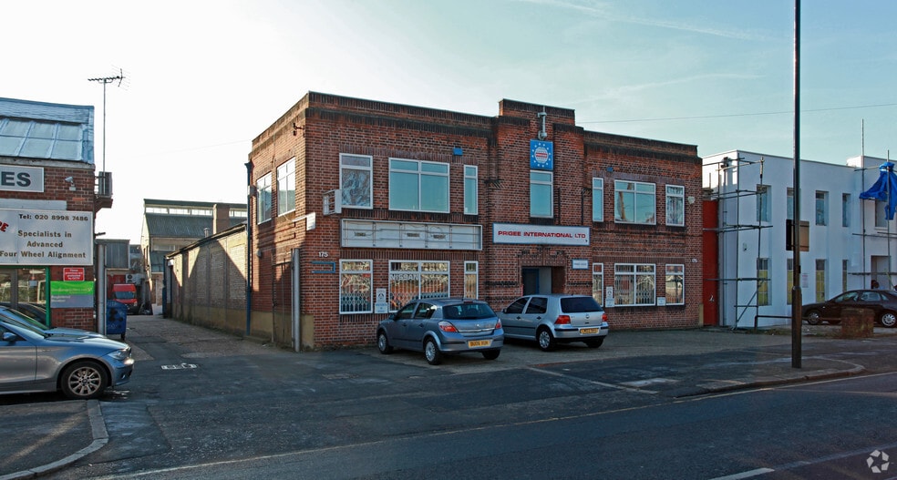 Bilton Road, Park Royal (UB6 7DB) portefeuille de 3 biens à vendre sur LoopNet.fr - Photo principale – Image 3 sur 3