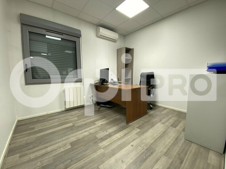 Local d’activités dans Villefranche-sur-Saône à louer - Photo intérieure – Image 3 sur 9
