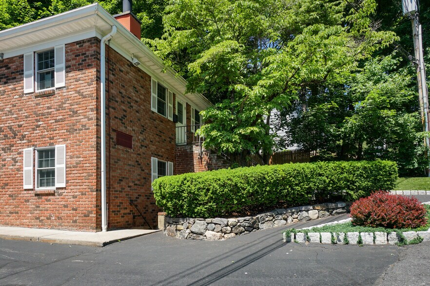 160 N State Rd, Briarcliff Manor, NY à louer - Photo de l’immeuble – Image 3 sur 18