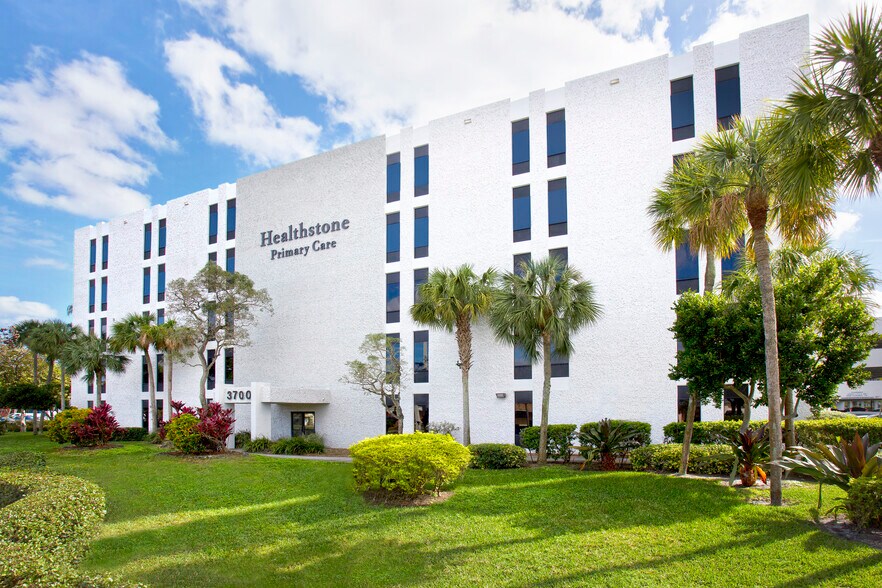 3700 Washington St, Hollywood, FL à louer - Photo de l’immeuble – Image 2 sur 4