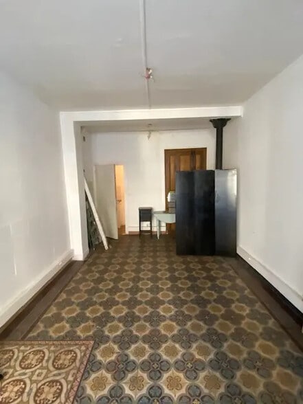 13 Rue Cavallotti, Paris à vendre - Photo intérieure – Image 3 sur 10