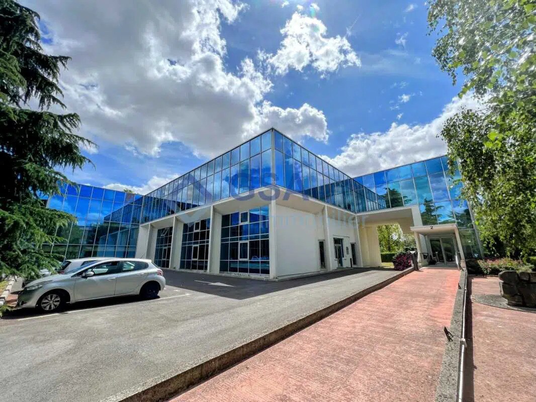2 Rue Jean Mermoz, Évry-Courcouronnes à louer Photo de l’immeuble– Image 1 sur 8
