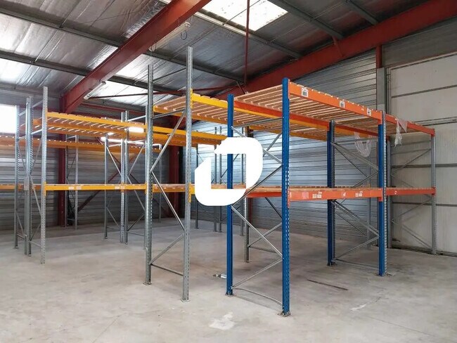 Plus de détails pour Local d'activités à louer