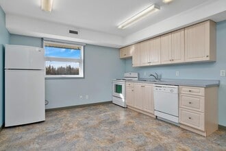 4120 45A St, Rocky Mountain House, AB à louer Photo de l’immeuble– Image 1 sur 18