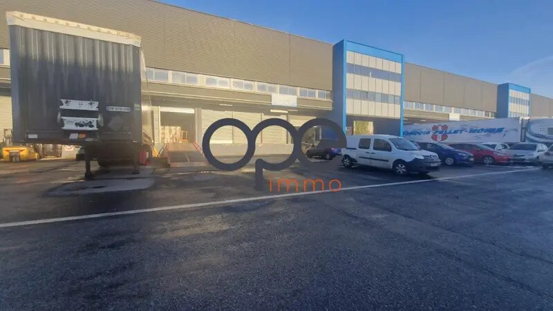 Industriel/Logistique dans Aulnay-sous-Bois à louer - Photo de l’immeuble – Image 1 sur 7