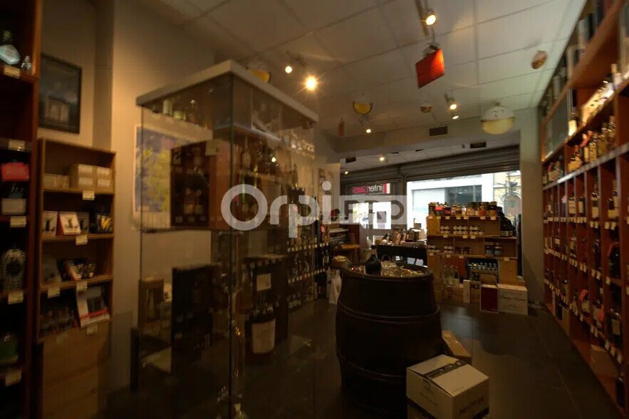 Local commercial dans Lyon à vendre - Photo de l’immeuble – Image 2 sur 10