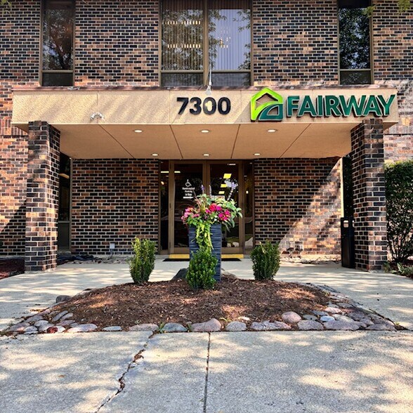 7250 W College Dr, Palos Heights, IL à louer - Photo de l’immeuble – Image 1 sur 6