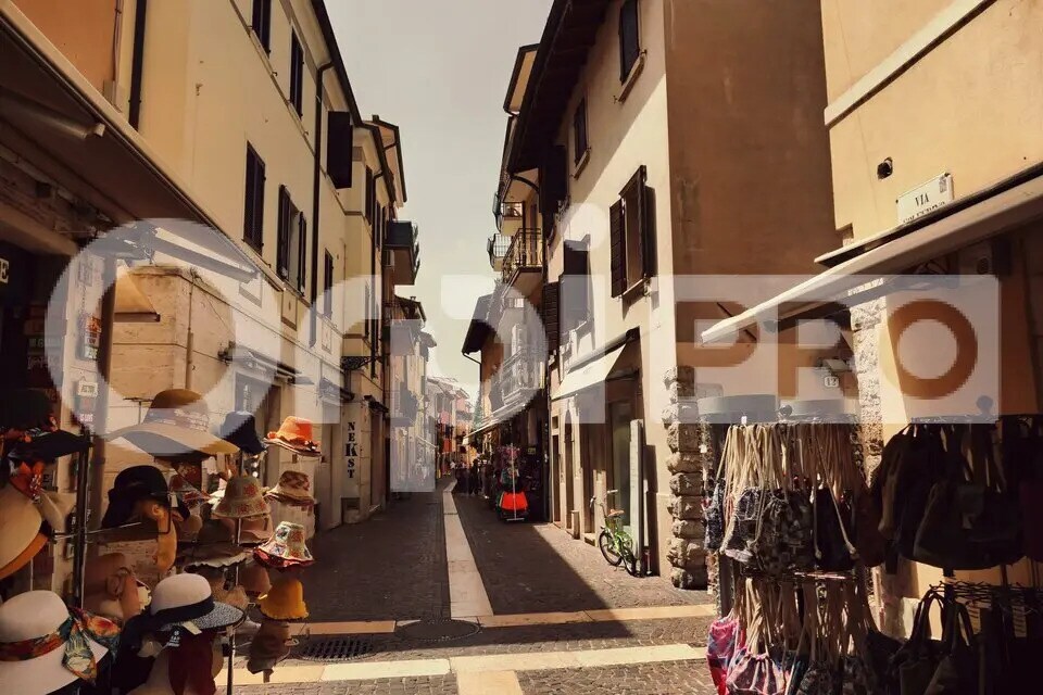 Local commercial dans Mauguio à louer Photo de l’immeuble– Image 1 sur 4