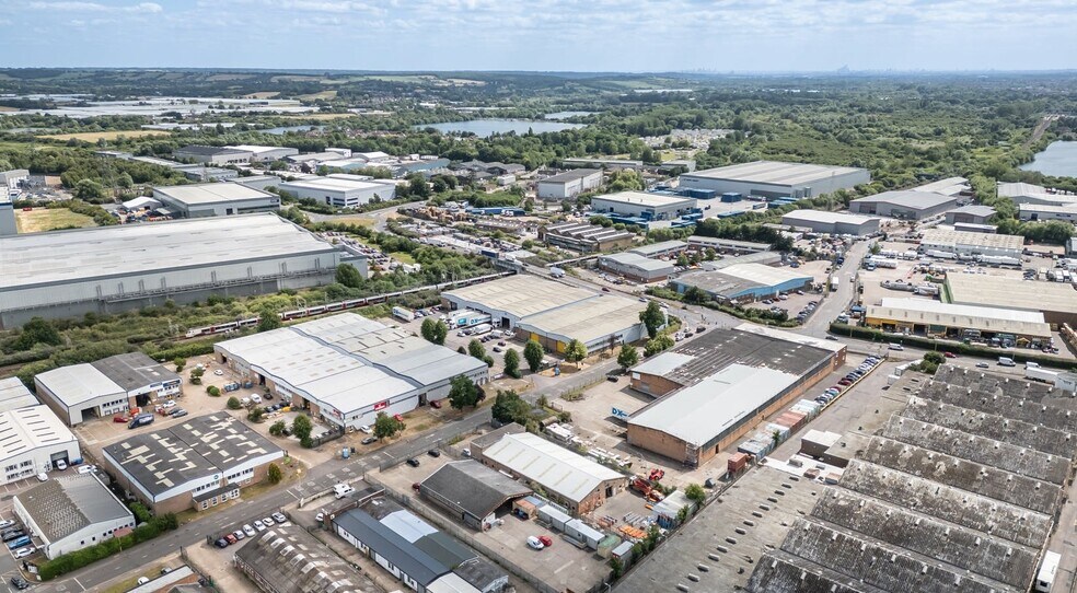 Rye Park Industrial Estate, Hoddesdon à louer - Photo de l’immeuble – Image 3 sur 3