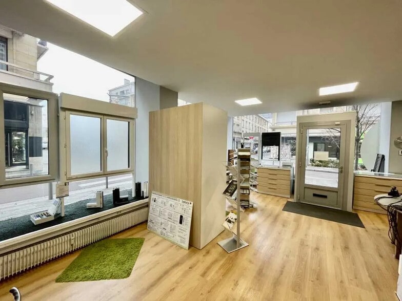 Local commercial dans Rouen à louer - Photo de l’immeuble – Image 3 sur 8