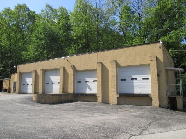 579 Feightner Rd, Greensburg, PA à louer - Photo de l’immeuble – Image 3 sur 6