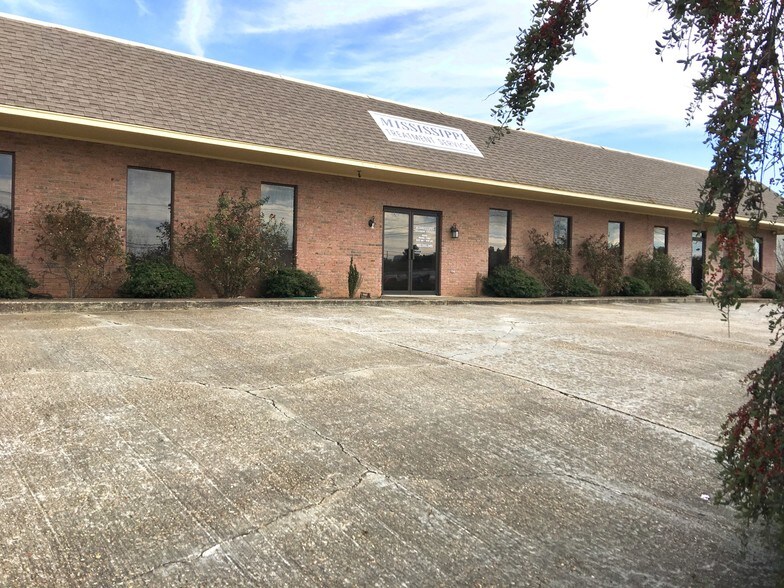 1523-1529 Cliff Gookin Blvd, Tupelo, MS à louer - Photo de l’immeuble – Image 2 sur 17