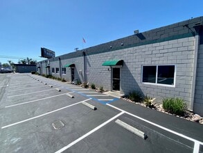 5835-5841 Mission Gorge Rd, San Diego, CA à louer Photo intérieure– Image 2 sur 6