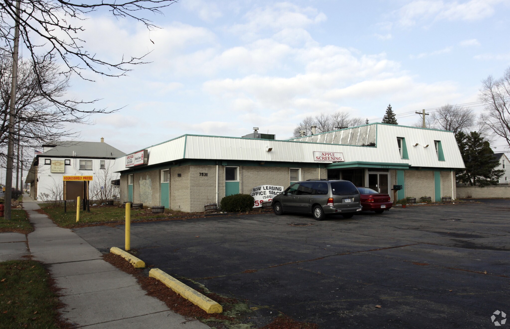 7531 E Eight Mile Rd, Warren, MI à vendre Photo principale– Image 1 sur 6