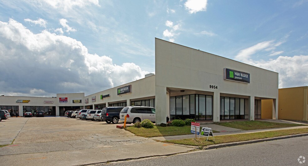 9954 Lake Forest Blvd, New Orleans, LA à louer - Photo principale – Image 1 sur 56