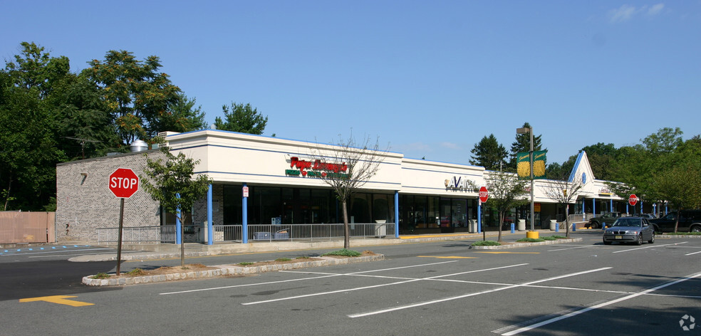 100-130 E Main St, Ramsey, NJ à louer - Photo principale – Image 1 sur 1