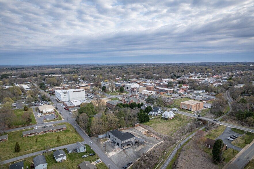 313 S Government St, Lincolnton, NC à vendre - Photo de l’immeuble – Image 1 sur 37