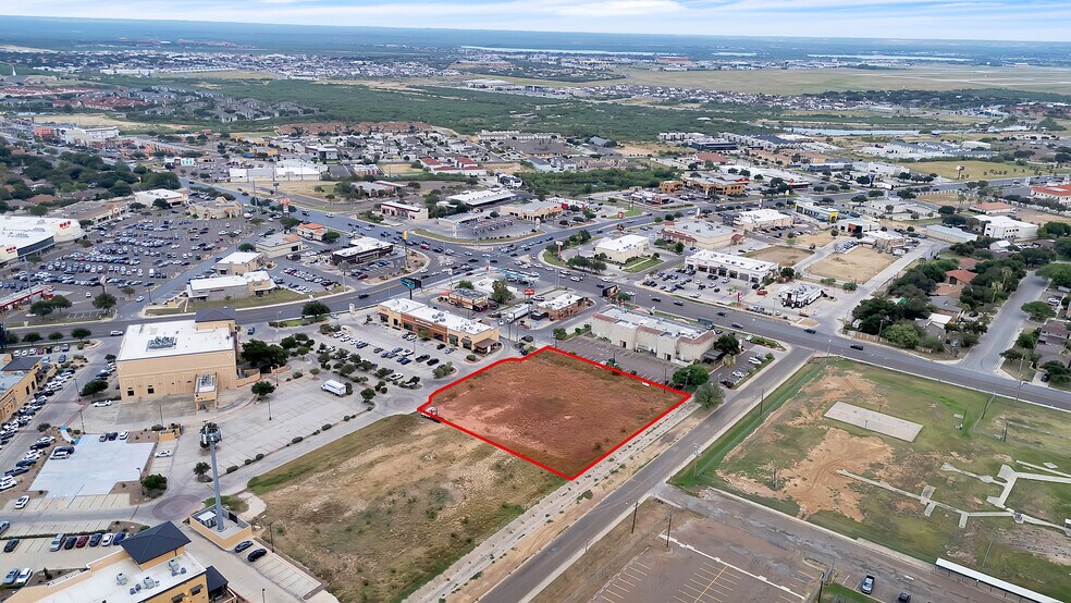 7718 McPherson Rd, Laredo, TX à vendre - Aérien – Image 2 sur 21