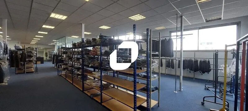 Local d’activités dans Saint-Denis à louer - Photo de l’immeuble – Image 3 sur 16