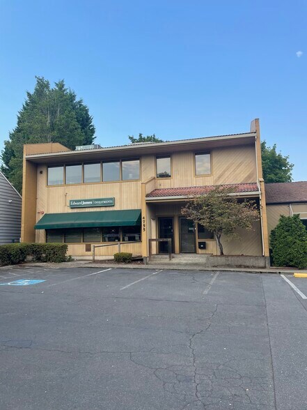4755 SW Watson Ave, Beaverton, OR à vendre - Photo de l’immeuble – Image 1 sur 6