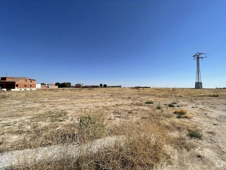 Calle Rodríguez de la Fuente, s/n, La Villa de Don Fadrique, Toledo à vendre - Photo de l’immeuble – Image 2 sur 5